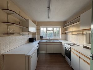 KITCHEN- click for photo gallery